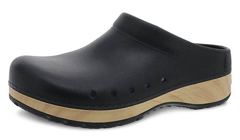 10 Best Non-Slip Shoes for Restaurants & Bars