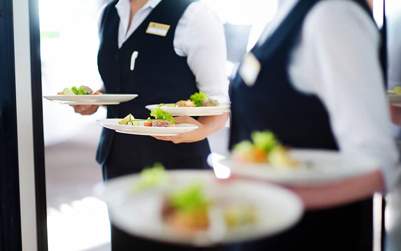 How to Carry Multiple Plates as a Restaurant Server