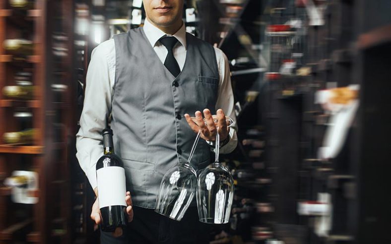 How to Carry Wine Glasses