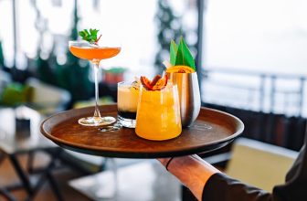 How POS Systems help sell More Drinks as a Restaurant Server