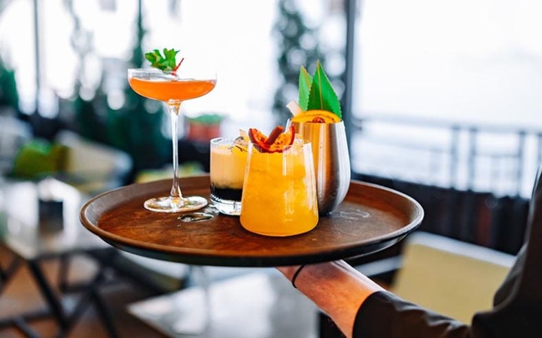 How POS Systems help sell More Drinks as a Restaurant Server